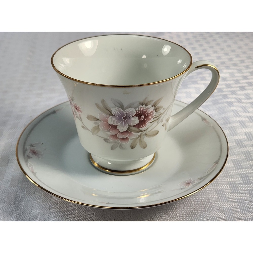 Legendary By Noritake Shrewsbury 3490 Tea Cup & Saucer Pink Floral Gold